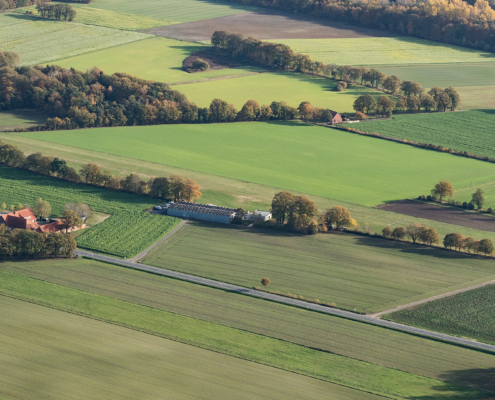 Blick auf den Flugplatz - Platzrunde Nord - Gegenanflug 24