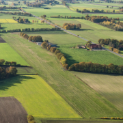 Flugplatz aus der Segelflug Queranflug 24