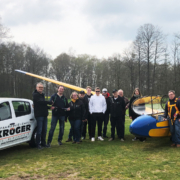 Ralf Kröger (2. v.l.) übergibt den Schlüssel des neuen Lepos an die Mitglieder der LSG Steinfurt.